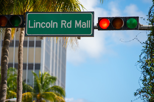 Stock image Lincoln road Mall Miami street intersection sign and traffic light