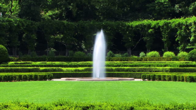 Fountain & Gardens HD