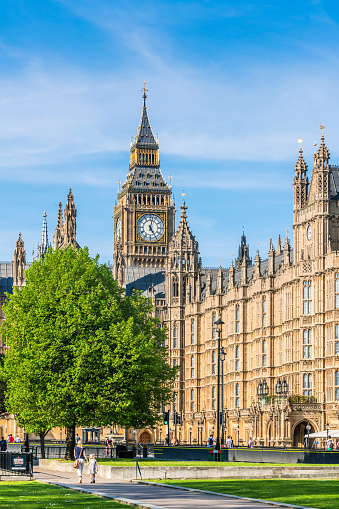 Big Ben y las casas del Parlamento en verano en Londres, Reino Unido photo