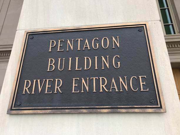 アメリカ/ペンタゴン-米国国防総省川の入り口。サイン - the pentagon ストックフォトと画像