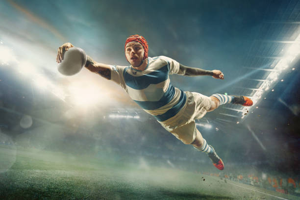 один кавказский регбист в действии - rugby shirt стоковые фото и изображения