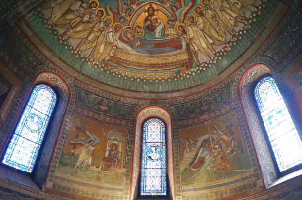 istock Interior of San Secondiano cathedral in Chiusi 1149246139