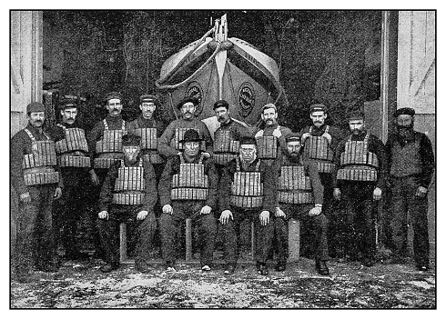 Antique photo: Crew of Irvine Lifeboat