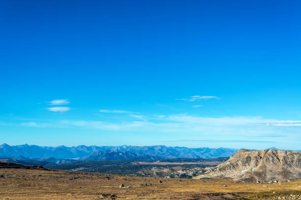krajobraz pasma górskiego - mountain montana mountain peak mountain range zdjęcia i obrazy z banku zdjęć