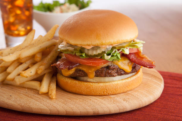究極のバーガー - bacon cheeseburger ストックフォトと画像