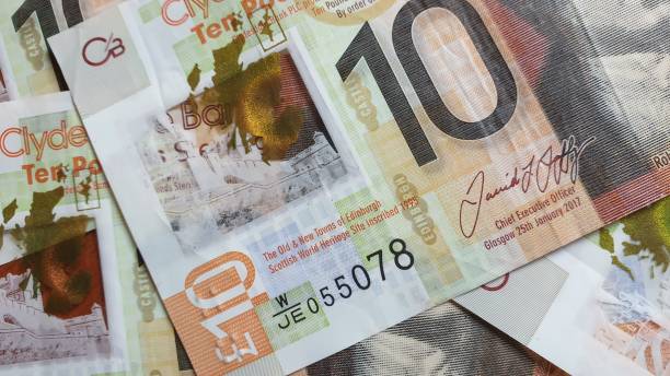istock Close up of Scottish £10 banknotes featuring Robert Burns 1149408556