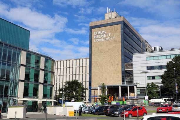 leeds beckett university - leeds england uk city famous place imagens e fotografias de stock