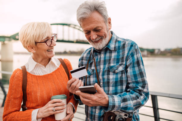 istock Couple buying on the internet 1149556802