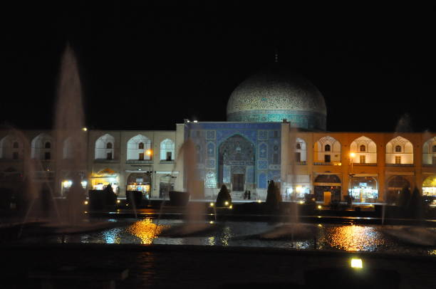 naqsh-e jahan ou imam square, ispahan, iran - spirituality famous place isfahan dome photos et images de collection