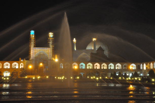 naqsh-e jahan ou imam square, ispahan, iran - spirituality famous place isfahan dome photos et images de collection