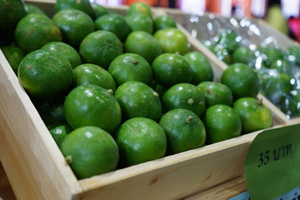 istock Lots of bright green limes 1149581839