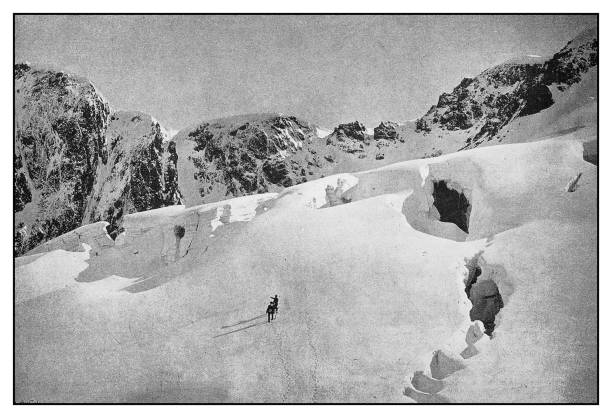 ilustrações, clipart, desenhos animados e ícones de foto antiga: crevasse na geleira de atetsch - glacier mountain ice european alps