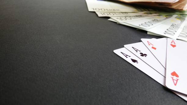 istock playing cards for money 1149585383