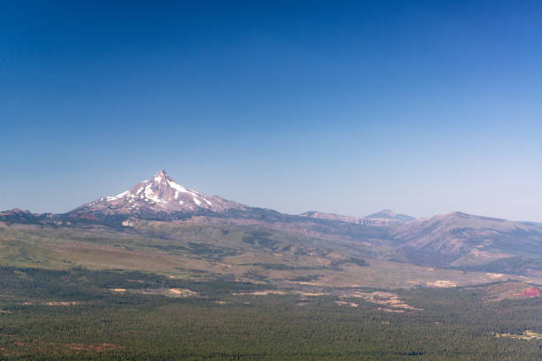 istock Landscape of Mt. Jefferson 1149588705