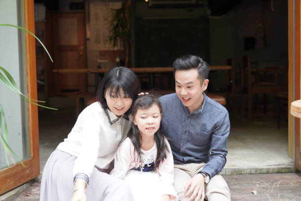 istock Coffee shop's parent-child leisure time 1149685665