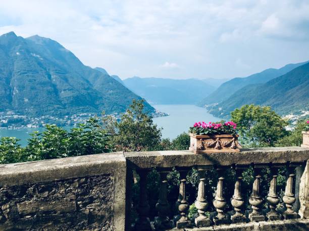 istock Lake Como on a motorbike 1149686425