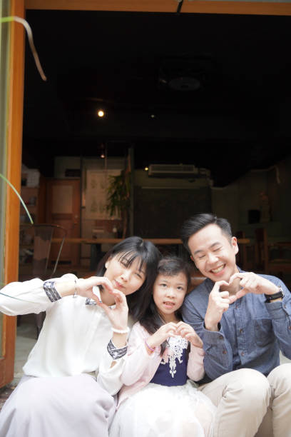 istock Coffee shop's parent-child leisure time 1149691753