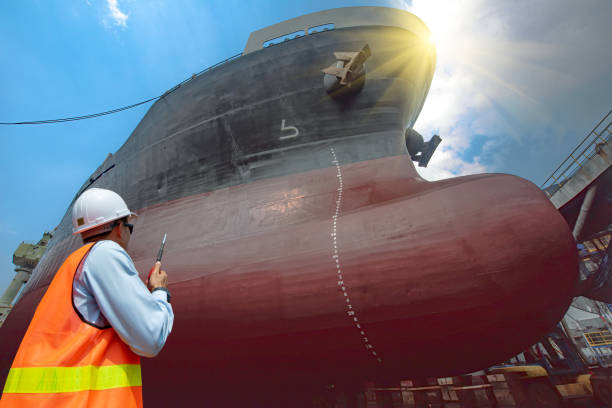 repairing dock - crane shipyard construction pulley imagens e fotografias de stock