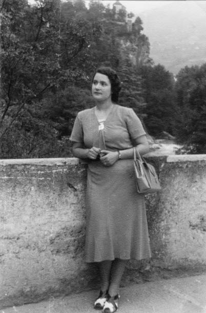 istock Elegant dressed lady having fun visiting Merano in the 1936.Italy. 1149817187