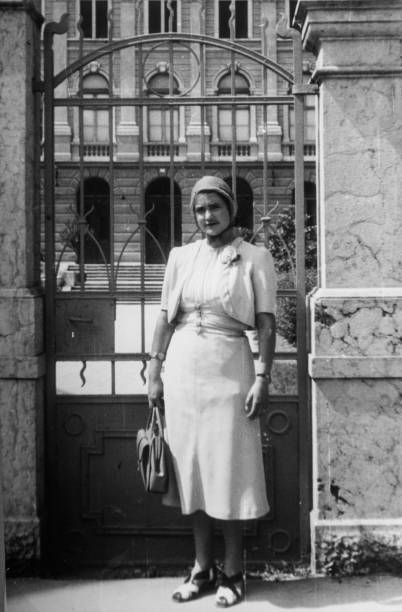 istock Elegant dressed lady having fun visiting Merano in the 1936.Italy. 1149819626