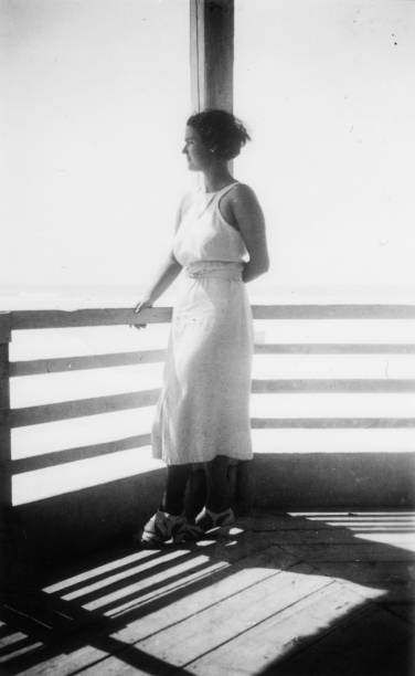 istock Elegant dressed lady having fun visiting Rome in the 1936.Italy. 1149820515