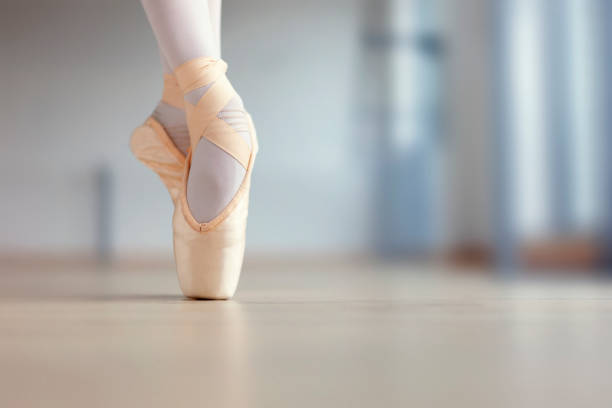 バレリーナの足 - ballet people dancing human foot ストックフォトと画像