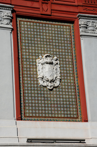 Escudo de armas de Bilbao en la fachada del mercado de Ribera photo