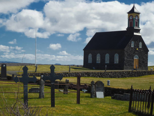 istock Icelandic Cemetery and Church 1149901176