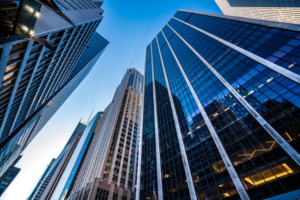 grattacieli moderni a midtown manhattan - banking district foto e immagini stock