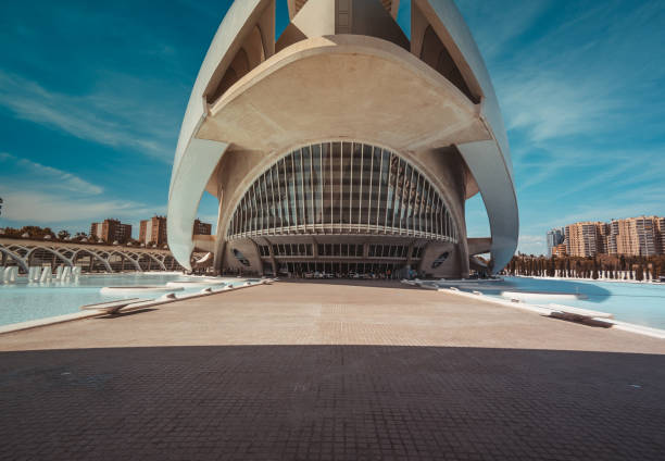 palau de les arts reina sofia, le célèbre opéra de valence. - valencia province valencia european culture ciutat de les arts i les ciencies photos et images de collection