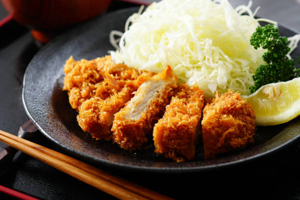 tonkatsu.japanese food. gebratenes schweinefleisch.  schweinelende. - tonkatsu stock-fotos und bilder