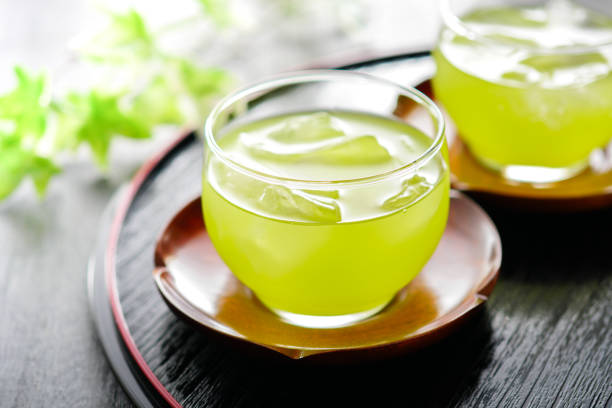 té verde helado. té verde japonés. - té verde fotografías e imágenes de stock