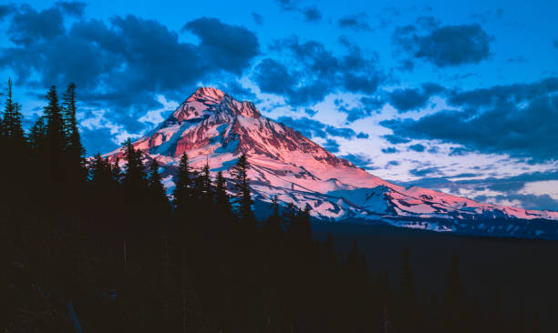 istock Spring evening in the Cascade Range with Mt. Hood, OR 1150136583