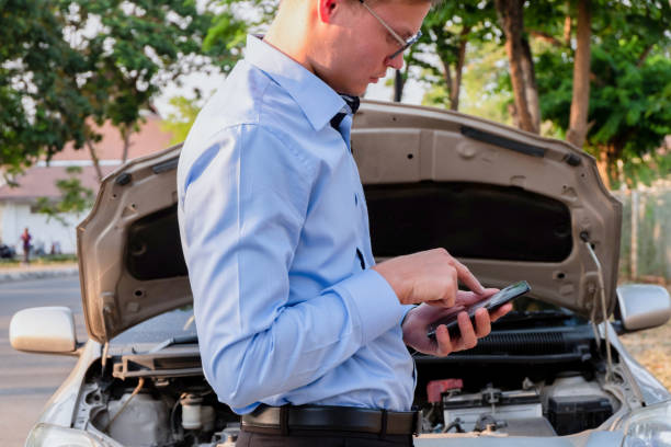 istock business man calling insurance agent after accident, Insurance concept 1150200840