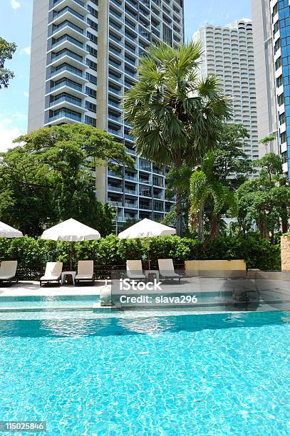 Photo libre de droit de Piscine Avec Éléphant Statues Au Populaire Pattaya Thaïlande banque d'images et plus d'images libres de droit de Arbre