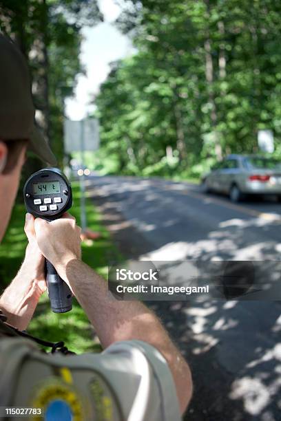 Polícia De Radar De Velocidade Armadilha - Fotografias de stock e mais imagens de Força policial - Força policial, Radar, Velocidade