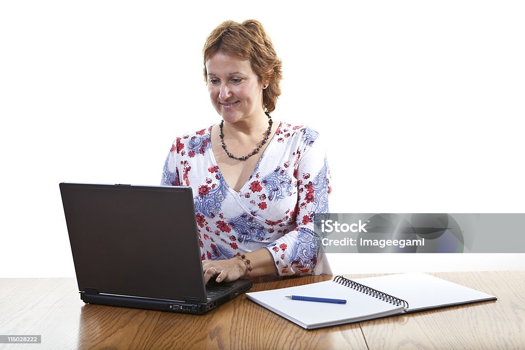 陽気なコンテンツのオフィスビジネスの女性のラップトップコンピューター - リングノートのロイヤリティフリーストックフォト