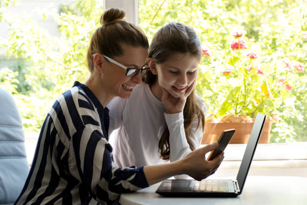 istock Bring your child to work day. 1150286393