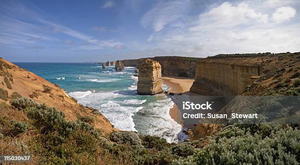 Photo libre de droit de Monts Douze Apôtres Panorama banque d'images et plus d'images libres de droit de Australie - Australie, Bleu, Calcaire - Roche sédimentaire