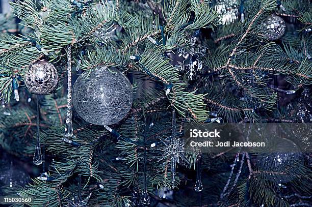 Picea Azul Árbol De Navidad Foto de stock y más banco de imágenes de Abeto Picea - Abeto Picea, Adorno de navidad, Aire libre