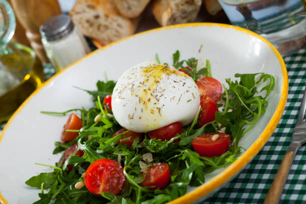 istock Salad with Italian cheese burrata 1150321157