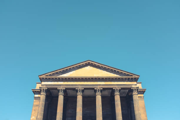 arquitetura grega do estilo com colunas - column legal system university courthouse - fotografias e filmes do acervo