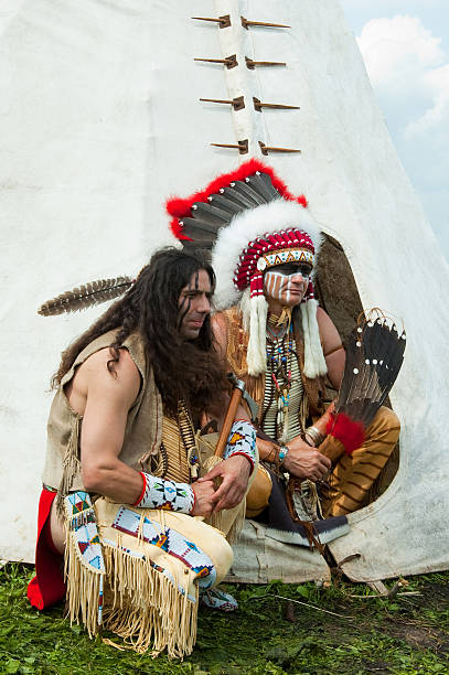north アメリカンインド - wigwam tent north american tribal culture indigenous culture ストックフォトと画像