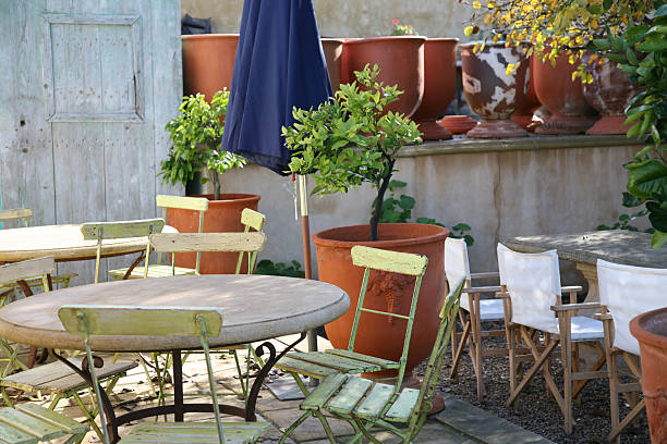 istock Outdoor retreat 115039027