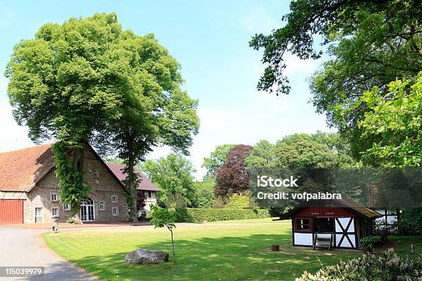 Antyczny Przywrócone Mur Pruski Farmhouses W Północnej Nadreniiwestphal - zdjęcia stockowe i więcej obrazów Gospodarstwo