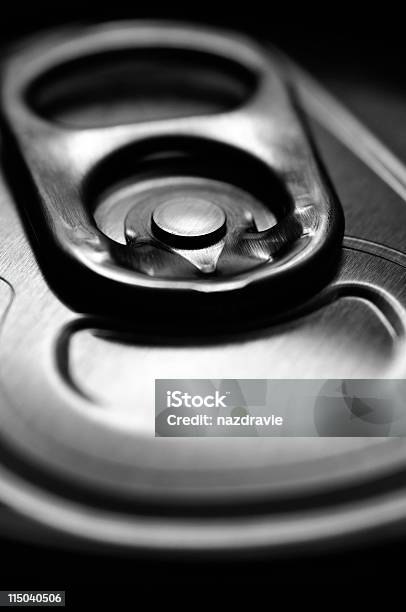 Soda Pode Top Puxe A Patilha Closeup - Fotografias de stock e mais imagens de Lata de Bebida - Lata de Bebida, Vista de Cima, Abridor com Anel