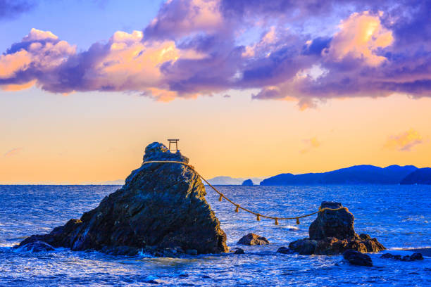 Mie prefecture and couple rock Mie prefecture and couple rock shinto stock pictures, royalty-free photos & images