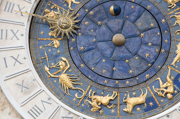 venecia zodiacal reloj - venice italy ancient architecture creativity fotografías e imágenes de stock