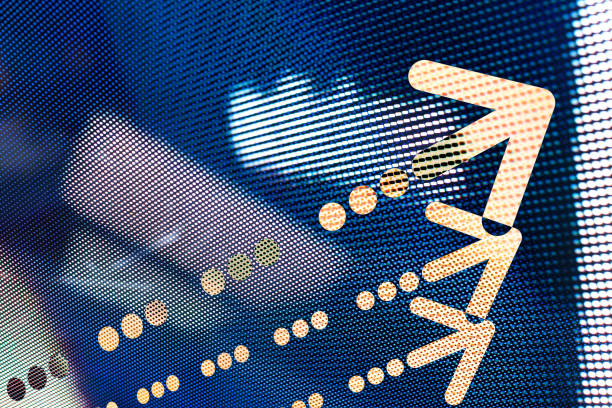 freccia grafica su sfondo astratto. - abstract chemical science electronics industry foto e immagini stock