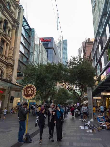 pitt street mall crowd - pitt street mall fotografías e imágenes de stock